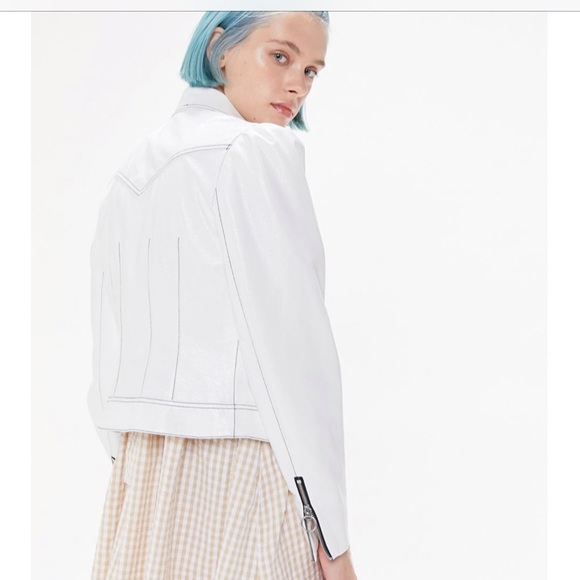 NWT NEW white Faux leather jacket urban outfitters - Picture 3 of 5